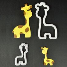Lot de 2 découpoirs maman et bébé girafe !